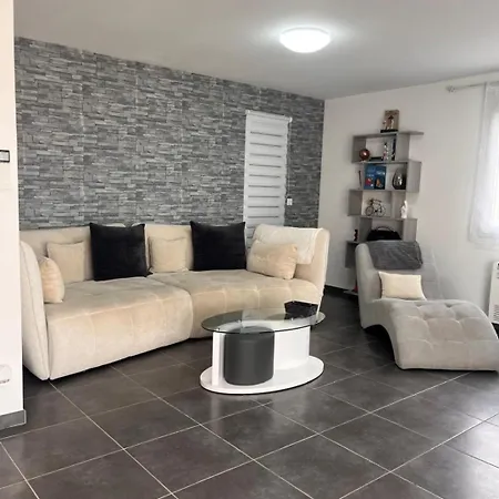 Maison 8 Couchages Clim, A Pied, Petite Piscine Holiday home *