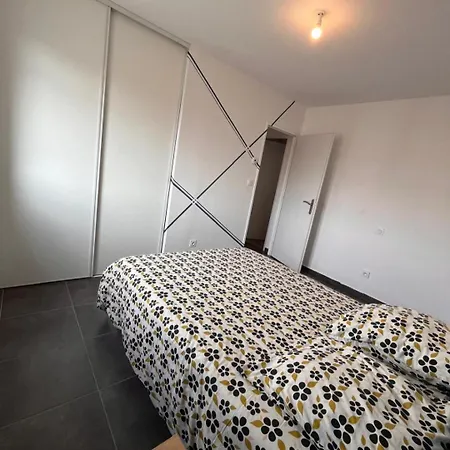 Holiday home Maison 8 Couchages Clim, A Pied, Petite Piscine Port-la-Nouvelle